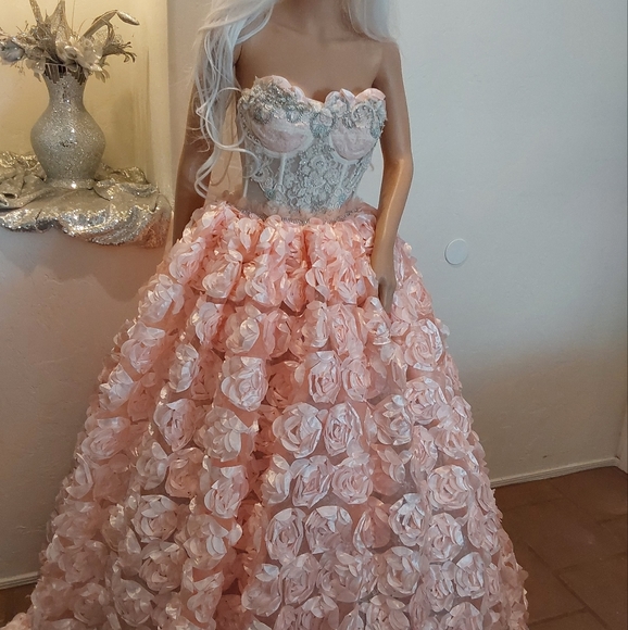 Sample Gown Only "BLOOM" Blush Ivory & Mint 3D Rosette Wedding Gown Set - Picture 10 of 14